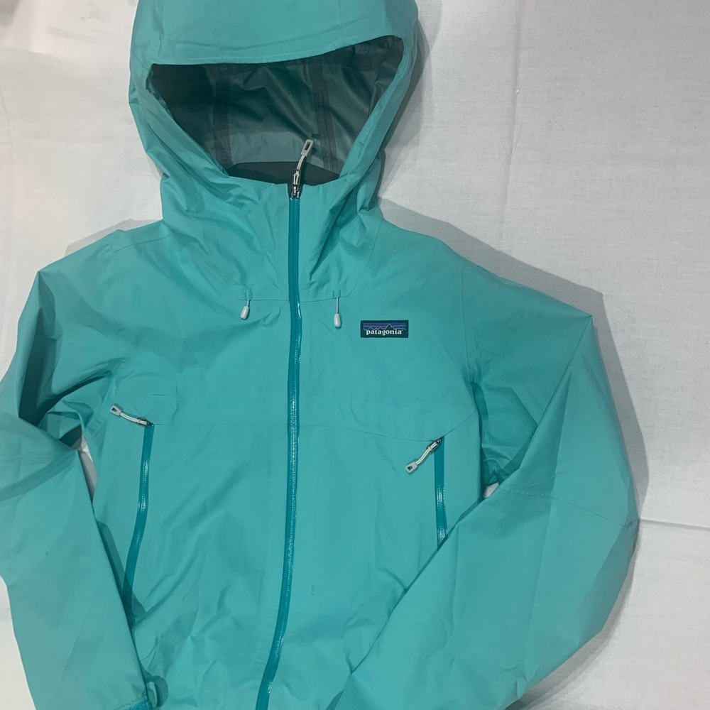 Patagonia woman’s small H2No light blue lightweight waterproof jacket